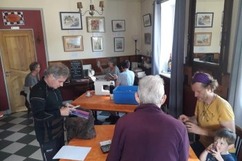 Séance de Café Réparation chez Annette