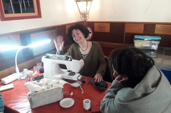 Raccommodage au café-réparation du 3CHB à Chénelette